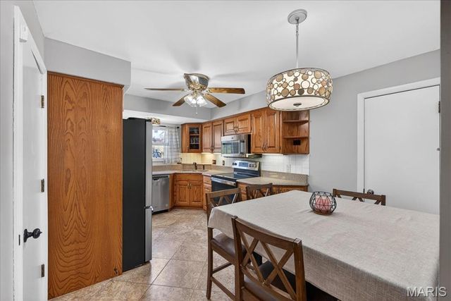 9831 Lindhall Lane, Unincorporated, MO 63123