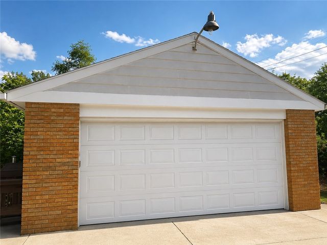 139 Wampum Avenue, Ellwood City, PA 16117