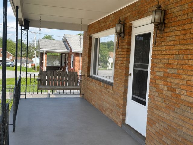 139 Wampum Avenue, Ellwood City, PA 16117