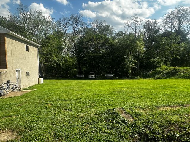 139 Wampum Avenue, Ellwood City, PA 16117