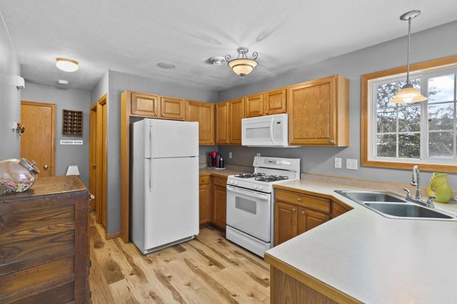 5617 138th Street N, Hugo, MN 55038