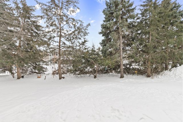 5617 138th Street N, Hugo, MN 55038