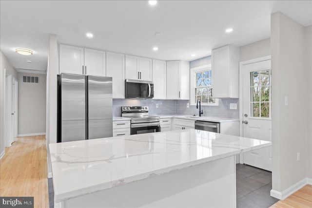 4621 BROMLEY AVE, Suitland, MD 20746