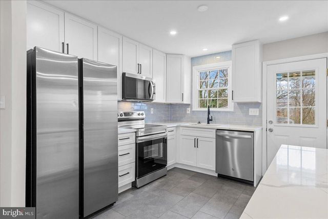 4621 BROMLEY AVE, Suitland, MD 20746