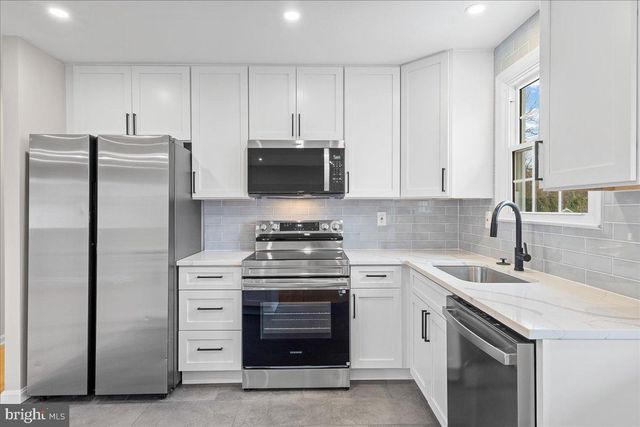 4621 BROMLEY AVE, Suitland, MD 20746