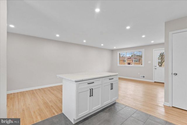 4621 BROMLEY AVE, Suitland, MD 20746