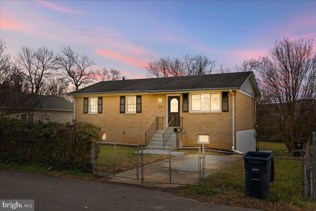 4621 BROMLEY AVE, Suitland, MD 20746