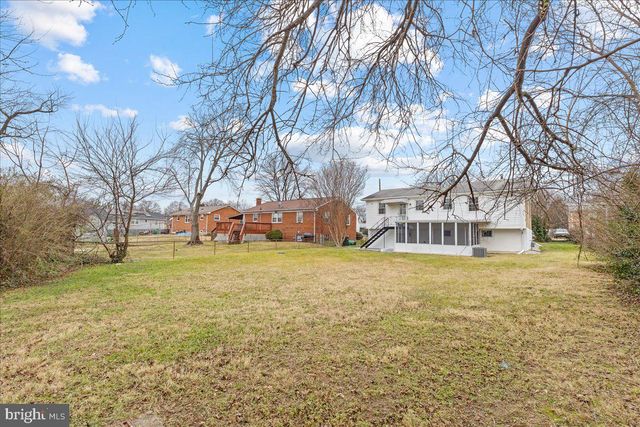 4621 BROMLEY AVE, Suitland, MD 20746