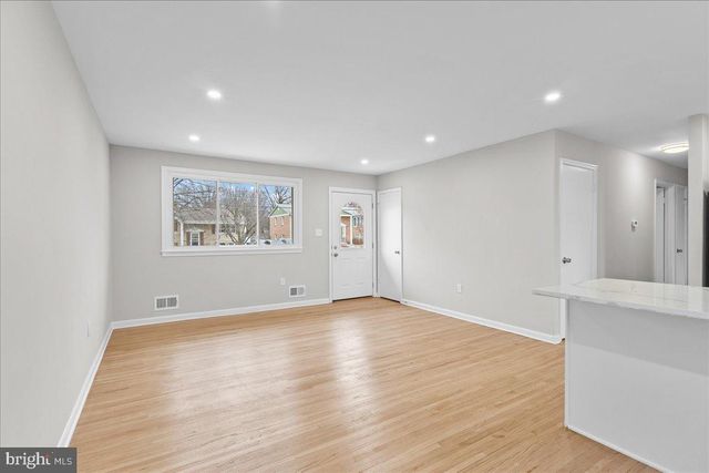 4621 BROMLEY AVE, Suitland, MD 20746