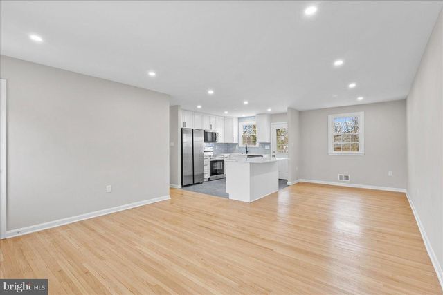 4621 BROMLEY AVE, Suitland, MD 20746