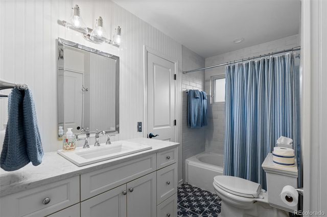 3047 S Holly Place, Denver, CO 80222