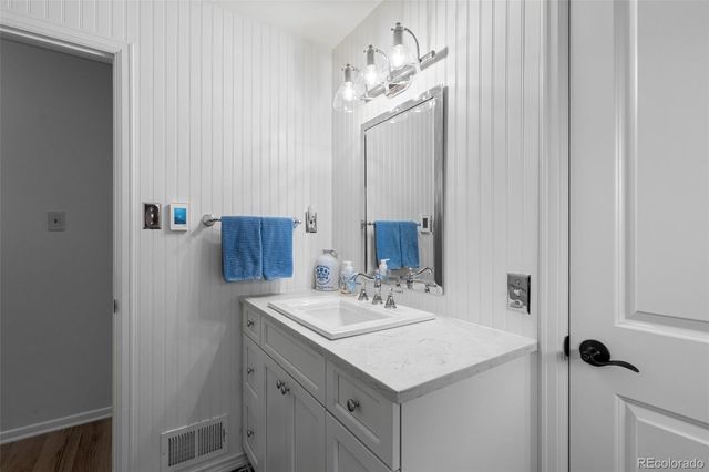 3047 S Holly Place, Denver, CO 80222