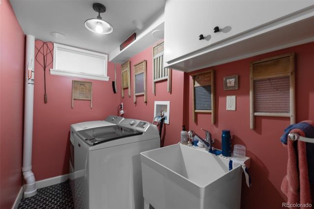 3047 S Holly Place, Denver, CO 80222