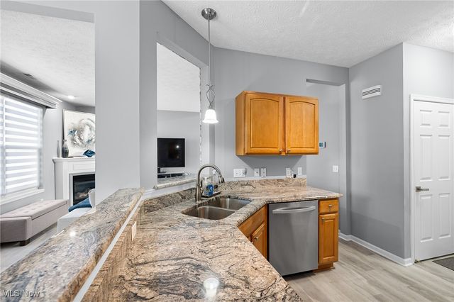 1463 Linton Lane, Broadview Heights, OH 44147