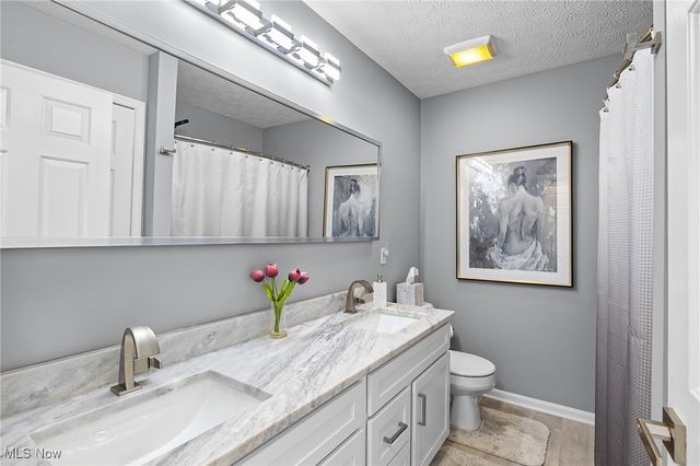 1463 Linton Lane, Broadview Heights, OH 44147