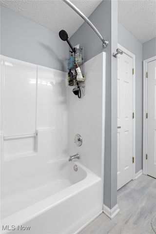 1463 Linton Lane, Broadview Heights, OH 44147