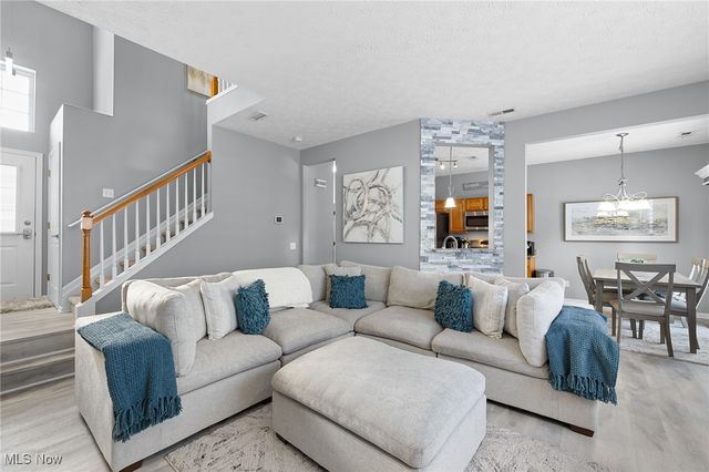 1463 Linton Lane, Broadview Heights, OH 44147