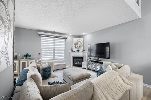 1463 Linton Lane, Broadview Heights, OH 44147