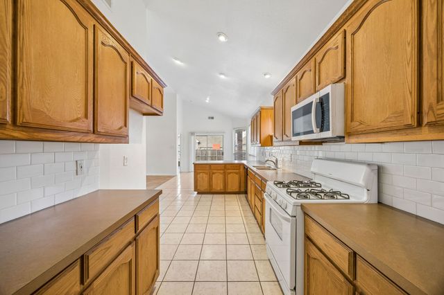 9528 Willow Branch Way, Fort Worth, TX 76036