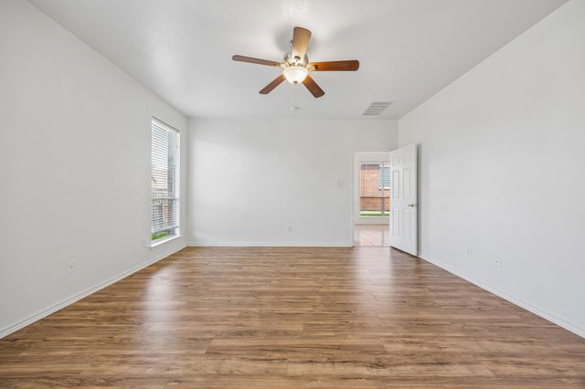 9528 Willow Branch Way, Fort Worth, TX 76036