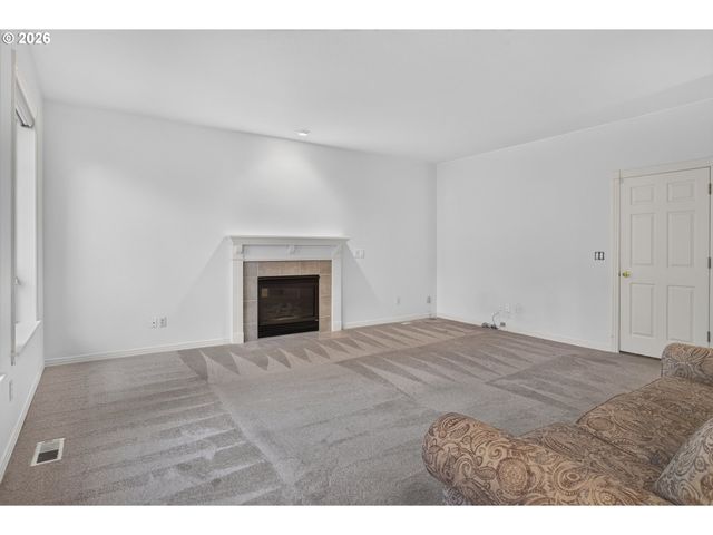12604 Sw CREEKSHIRE Dr, Tigard, OR 97223