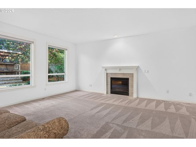 12604 Sw CREEKSHIRE Dr, Tigard, OR 97223