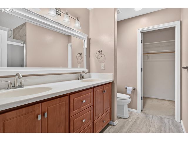 12604 Sw CREEKSHIRE Dr, Tigard, OR 97223