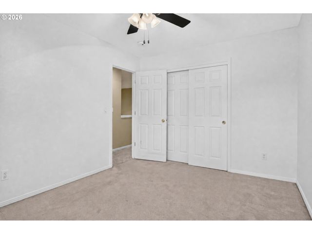 12604 Sw CREEKSHIRE Dr, Tigard, OR 97223