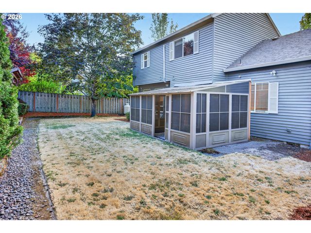 12604 Sw CREEKSHIRE Dr, Tigard, OR 97223