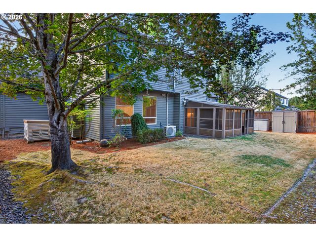 12604 Sw CREEKSHIRE Dr, Tigard, OR 97223