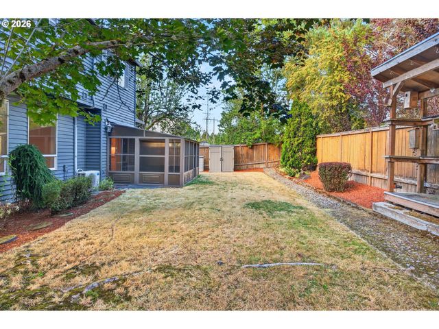 12604 Sw CREEKSHIRE Dr, Tigard, OR 97223