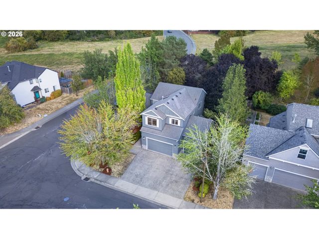 12604 Sw CREEKSHIRE Dr, Tigard, OR 97223