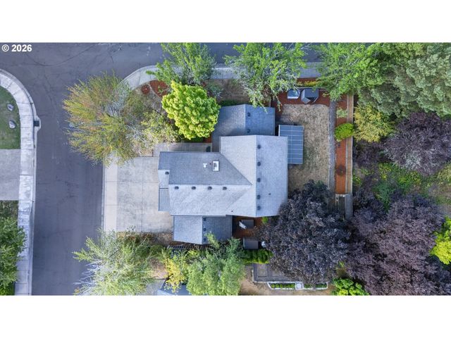 12604 Sw CREEKSHIRE Dr, Tigard, OR 97223