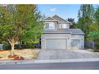 12604 Sw CREEKSHIRE Dr, Tigard, OR 97223