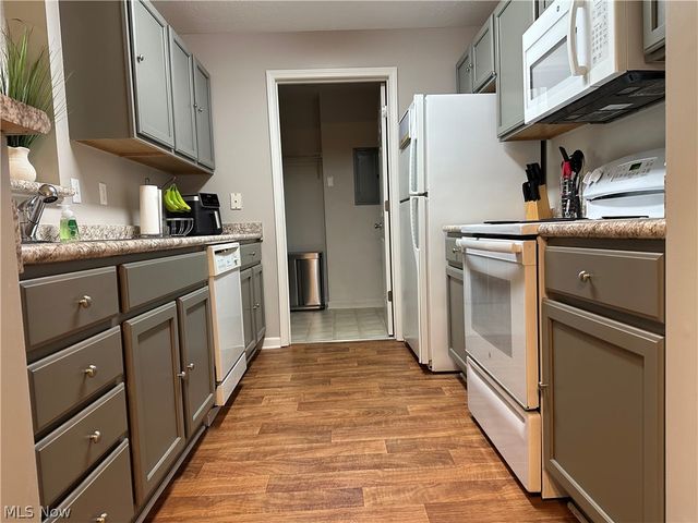 3321 Lenox Village Drive 226, Fairlawn, OH 44333