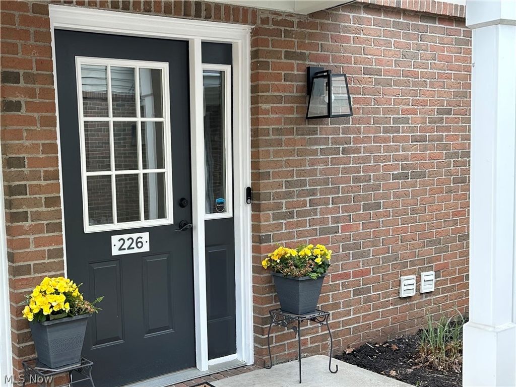 3321 Lenox Village Drive 226, Fairlawn, OH 44333