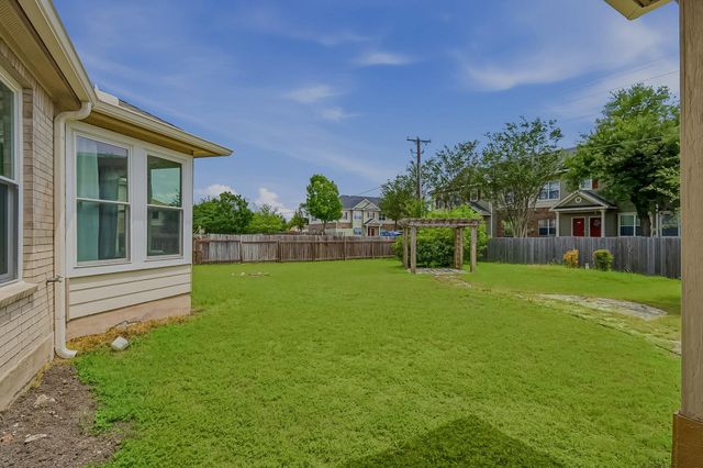 109 Silver Lace LN, Round Rock, TX 78664