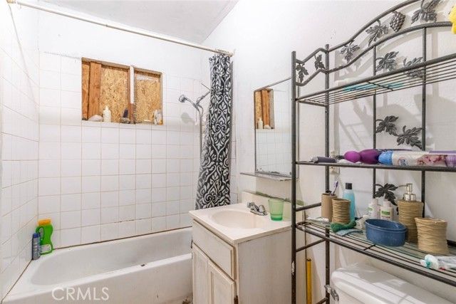 811 E 43rd Place, Los Angeles, CA 90011