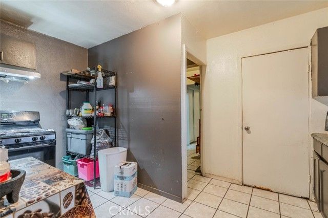 811 E 43rd Place, Los Angeles, CA 90011