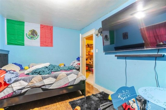 811 E 43rd Place, Los Angeles, CA 90011