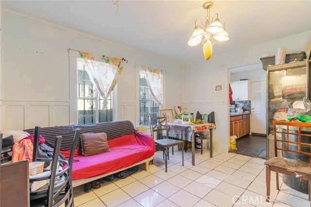 811 E 43rd Place, Los Angeles, CA 90011