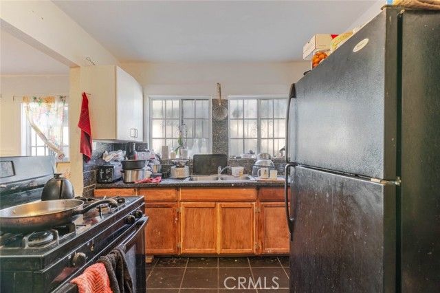 811 E 43rd Place, Los Angeles, CA 90011