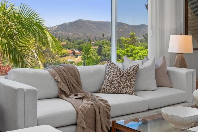 746 Sunrise Drive E, Vista, CA 92084