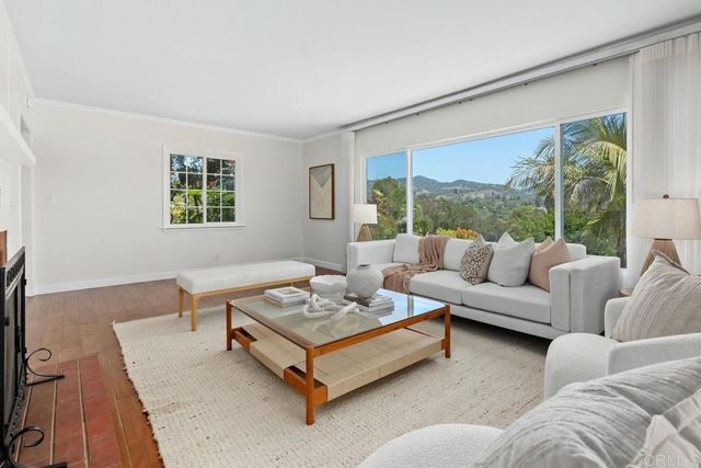 746 Sunrise Drive E, Vista, CA 92084