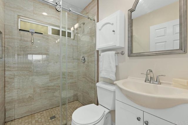 746 Sunrise Drive E, Vista, CA 92084