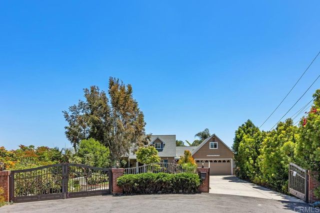746 Sunrise Drive E, Vista, CA 92084