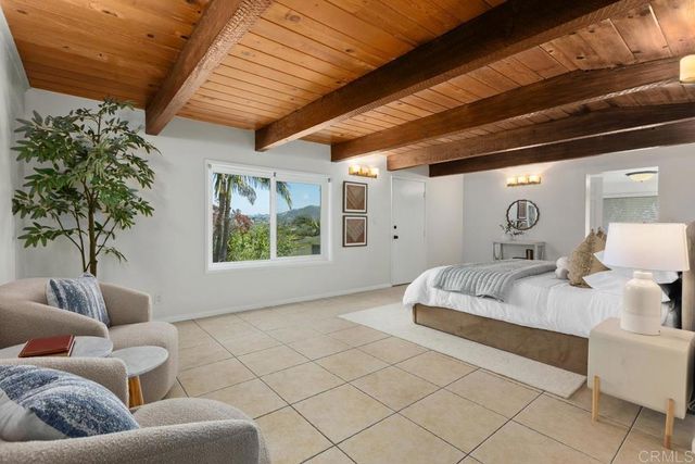 746 Sunrise Drive E, Vista, CA 92084