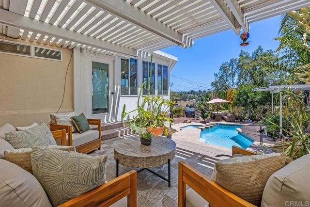 746 Sunrise Drive E, Vista, CA 92084