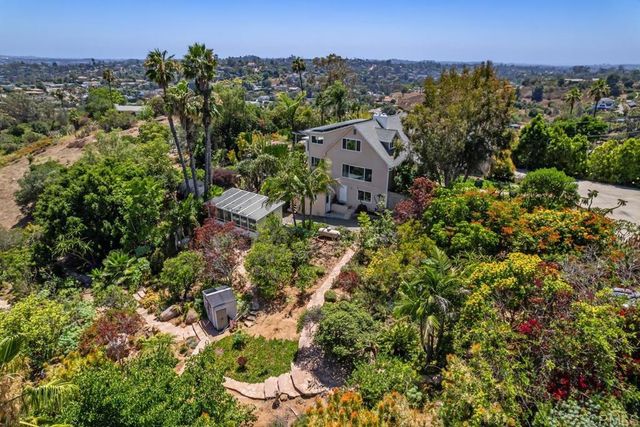 746 Sunrise Drive E, Vista, CA 92084