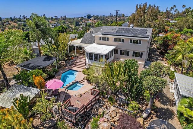 746 Sunrise Drive E, Vista, CA 92084